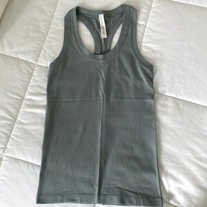 Athleta Momentum tank size XXS